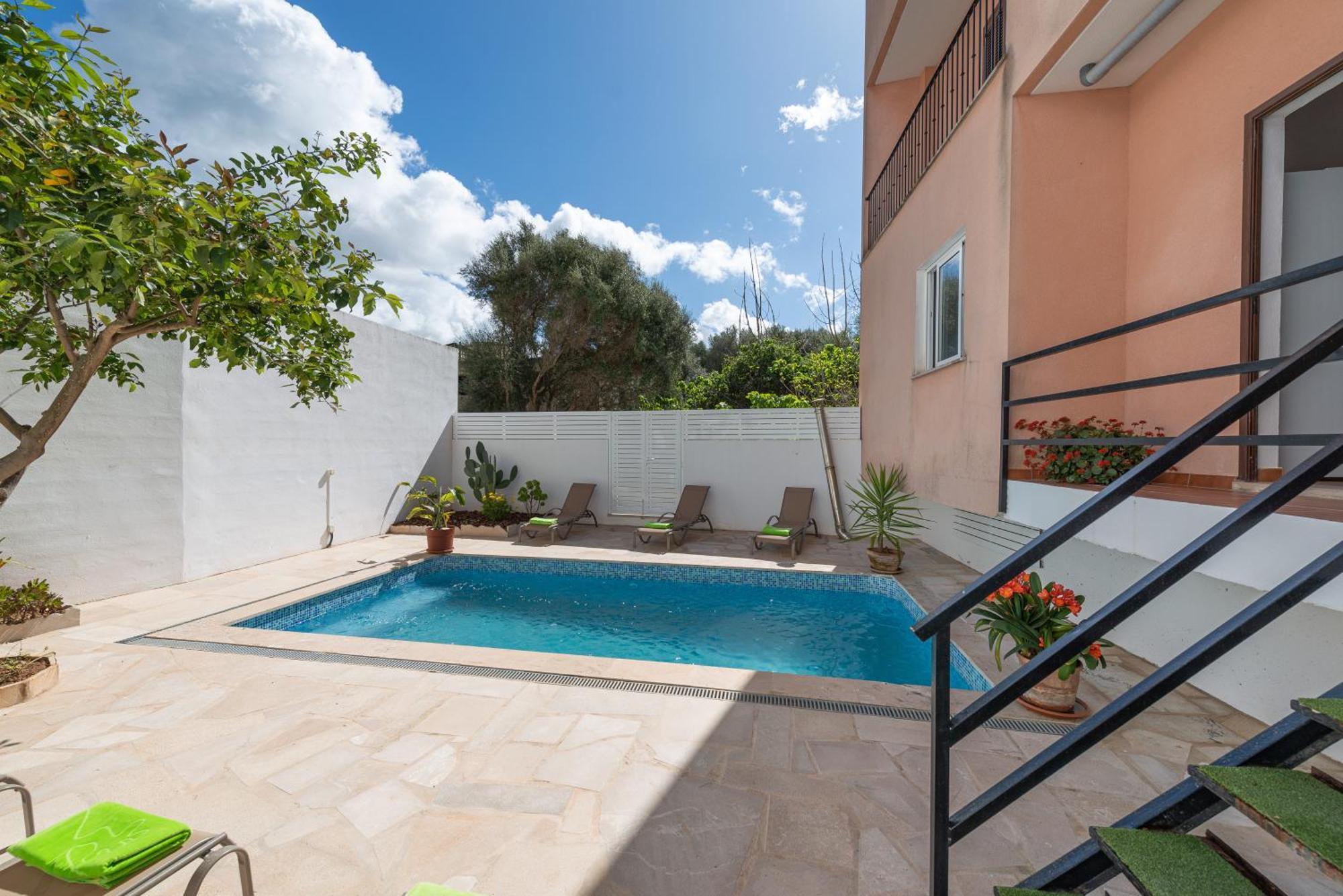 Joan -maria- Apartment *